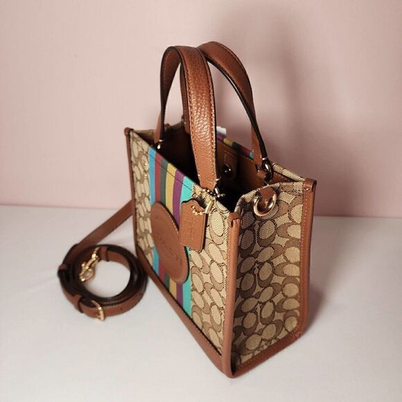 NWT Coach C5637 Dempsey Tote 22 Signature Jacquard Stripe Coach Patch Redwood - Picture 2 of 7